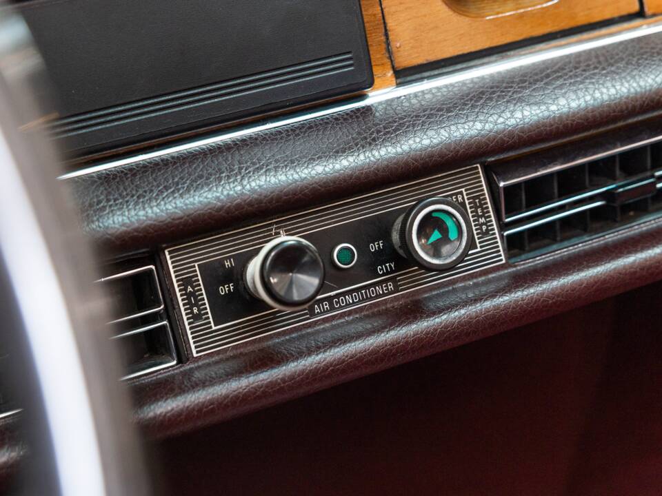 Image 15/27 of Mercedes-Benz 280 SEL 4,5 (1972)