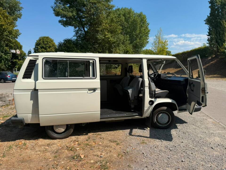 Bild 8/17 von Volkswagen T3 Multivan 1.6 TD (1990)