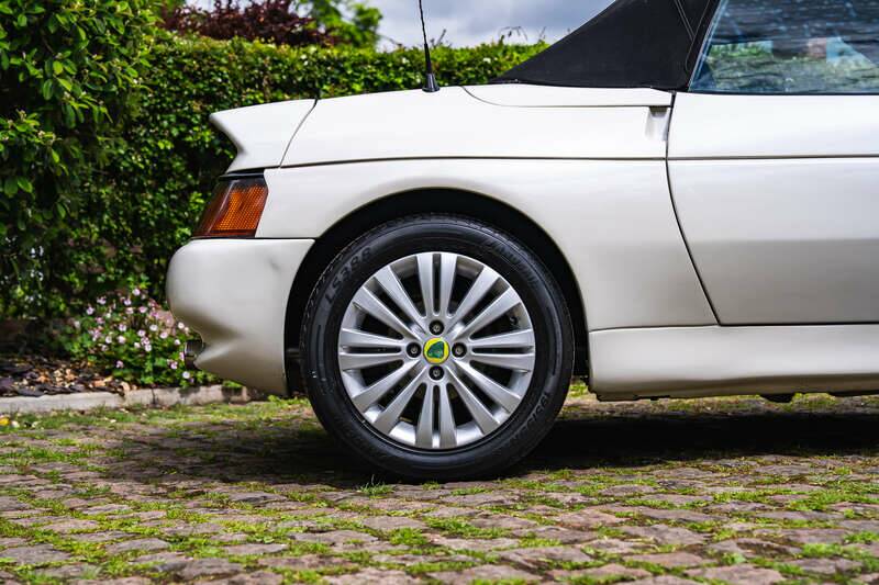 Bild 24/50 von Lotus Elan (1991)