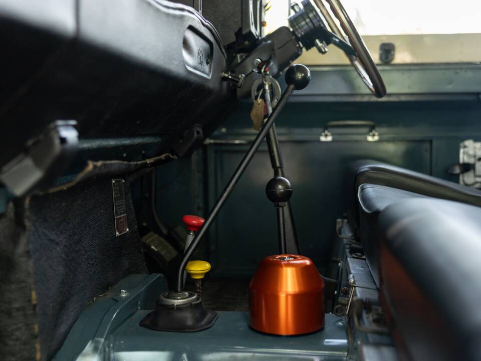 Bild 22/50 von Land Rover 88 (1980)