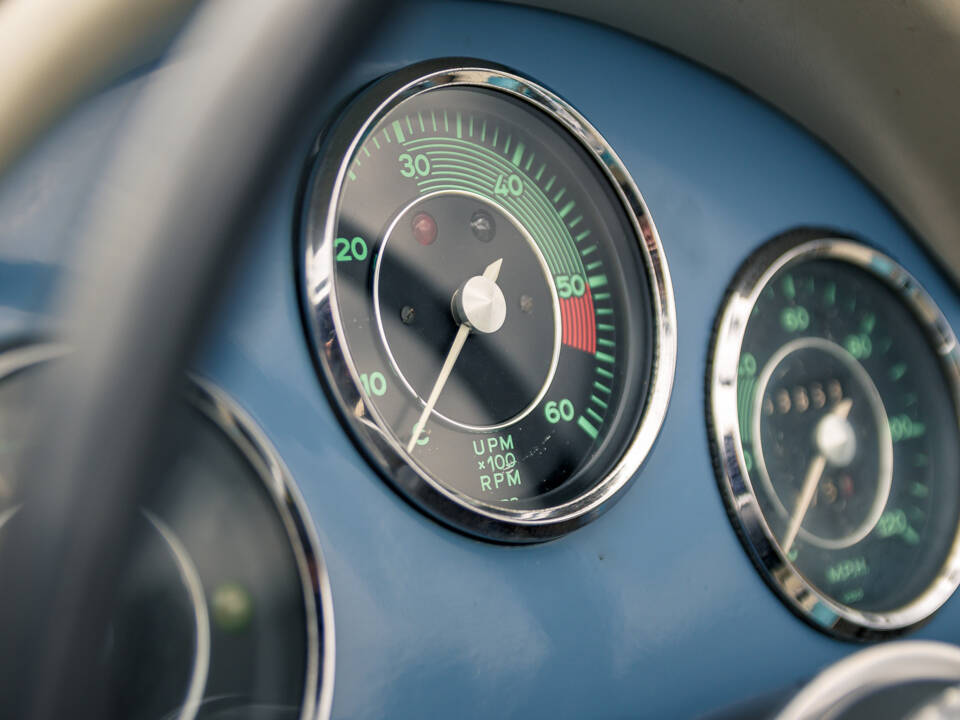 Immagine 34/46 di Porsche 356 B 1600 Roadster (1961)