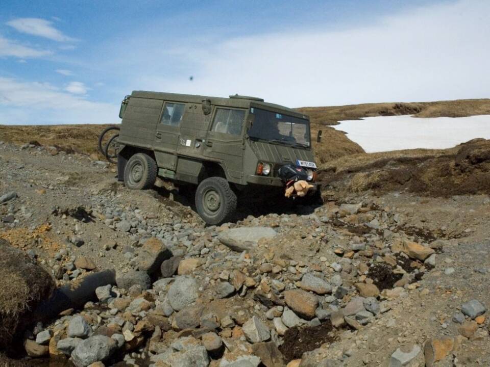 Image 64/68 of Steyr-Puch Pinzgauer 710 K (1973)