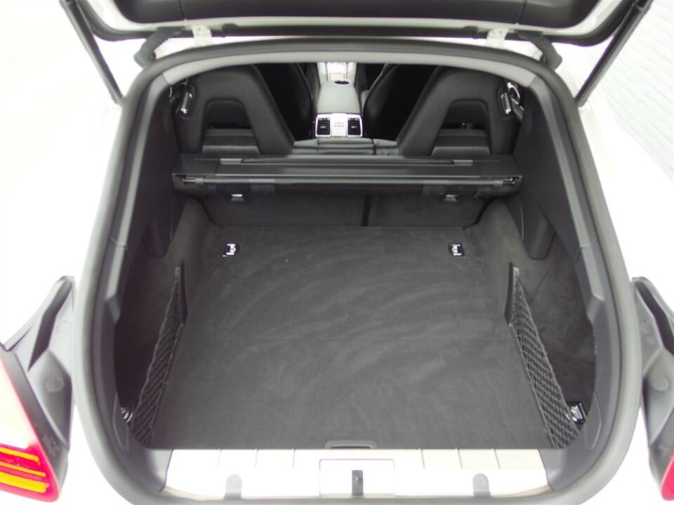 Image 83/98 of Porsche Panamera S (2010)