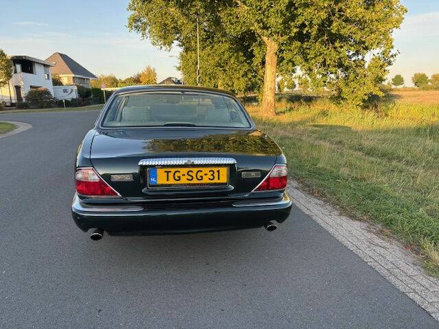 Immagine 6/8 di Daimler Super V8 (1998)