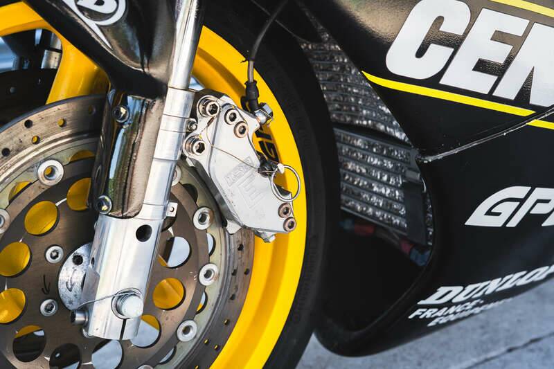 Bild 39/50 von Kawasaki ZX-R 750 (1989)