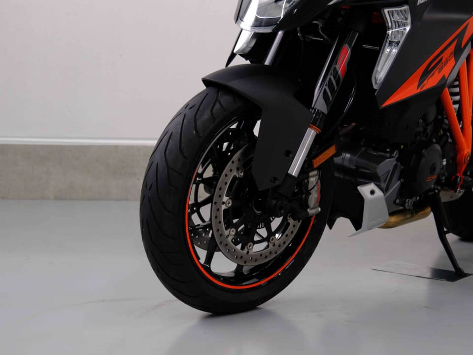 Image 37/99 de KTM 1290 Super Duke R (2018)