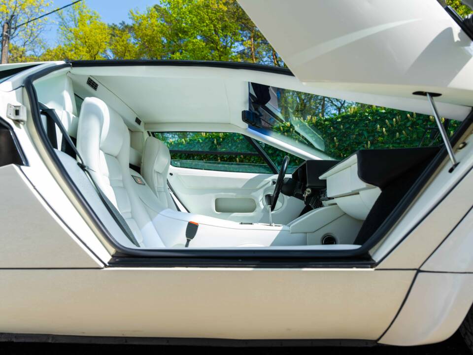 Image 19/20 of Lamborghini Countach 5000 S (1983)