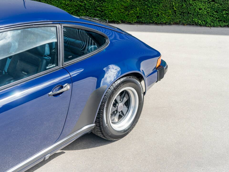 Bild 3/48 von Porsche 911 Carrera 3.2 (1984)