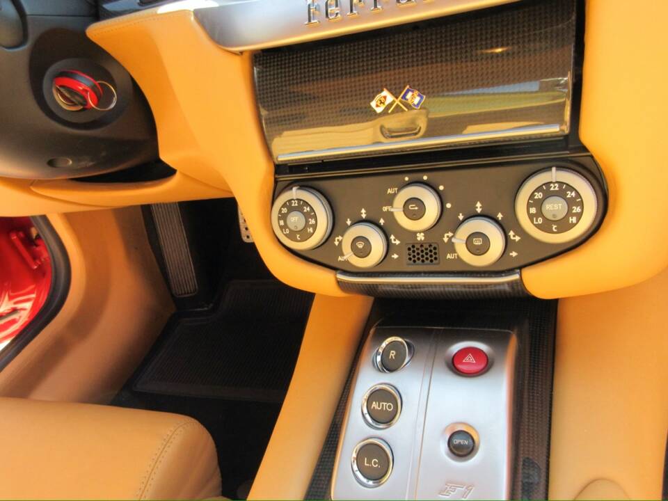 Image 18/33 de Ferrari 599 GTB Fiorano (2008)