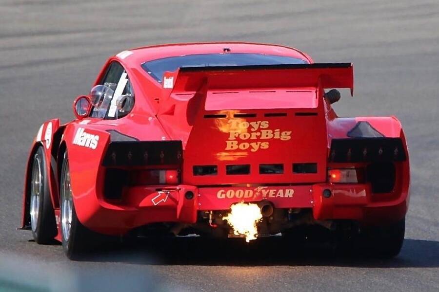 Image 16/21 of Porsche 935 K3 Kremer Racing (1979)