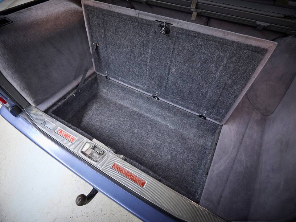 Image 56/100 of Mercedes-Benz 230 TE (1990)
