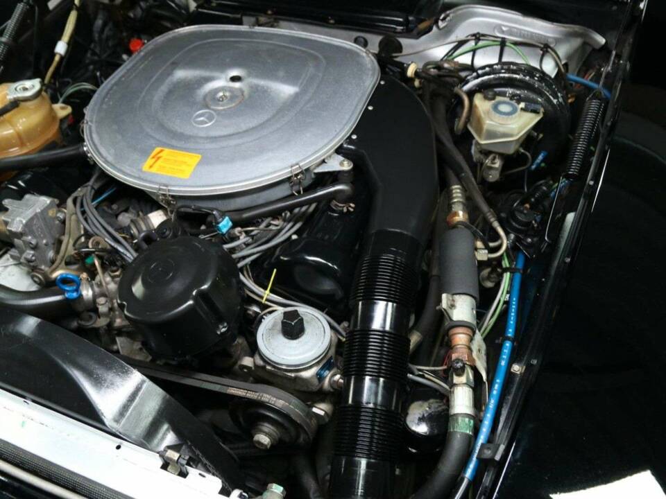 Image 25/30 of Mercedes-Benz 560 SL (1987)