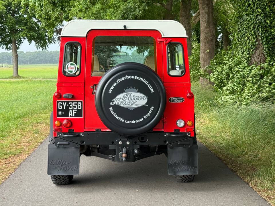 Bild 6/11 von Land Rover Defender 90 Td5 (2001)