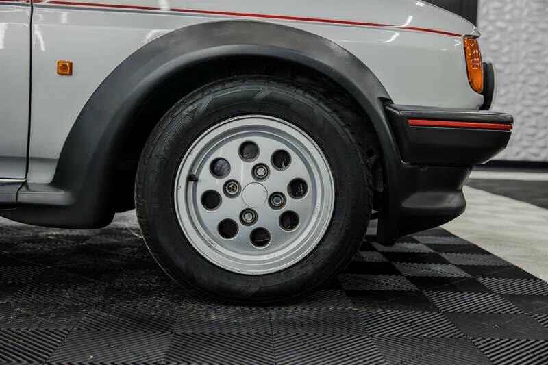 Image 29/50 de Ford Fiesta XR2 (1987)