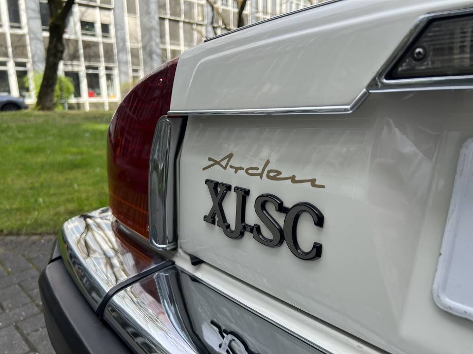 Image 12/30 of Jaguar XJ-SC 5.3 (1986)