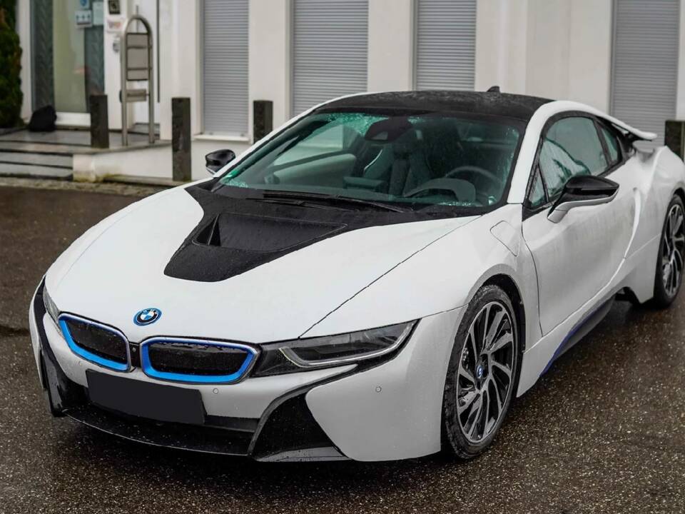 Image 12/12 of BMW i8 Coupé (2015)