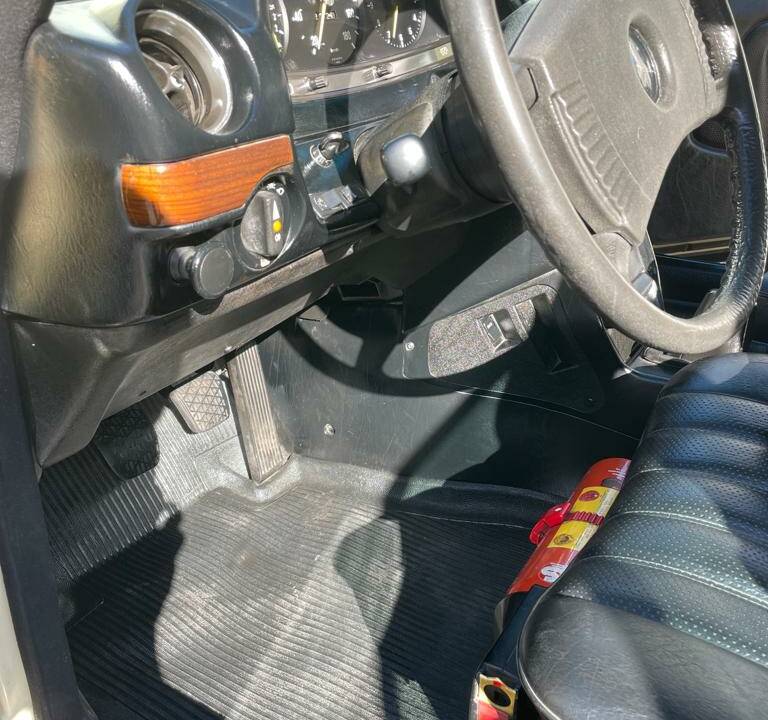 Bild 40/73 von Mercedes-Benz 300 D (1977)