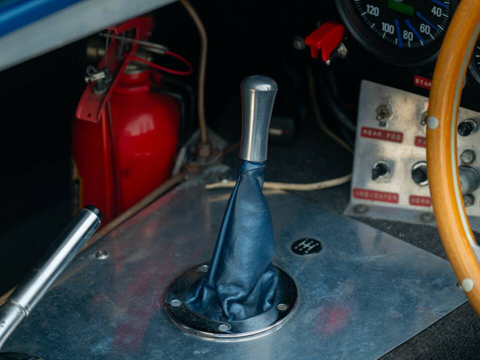 Immagine 50/50 di Jaguar D-Type (1977)