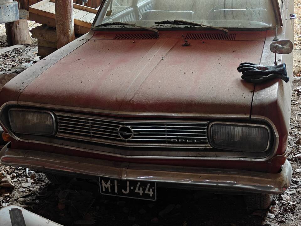 Bild 1/14 von Opel Rekord 1700 S (1966)