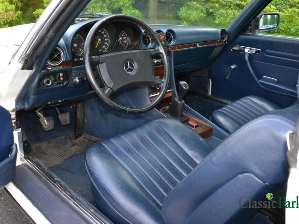 Image 18/41 of Mercedes-Benz 280 SLC (1979)