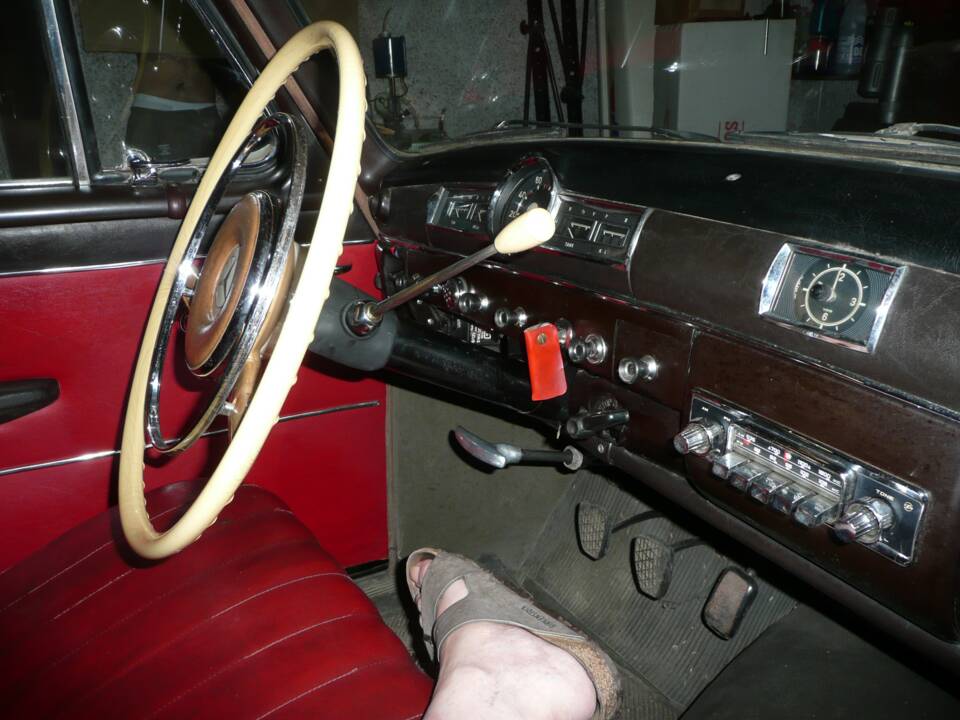 Image 26/30 of Mercedes-Benz 180 Db (1961)