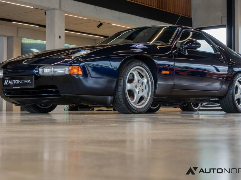 Afbeelding 28/50 van Porsche 928 GTS (1992)