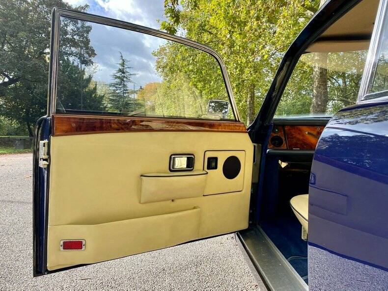 Image 39/42 of Bristol 411 Mk. V (1975)