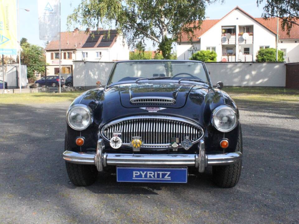 Image 8/22 of Austin-Healey 3000 Mk II (BJ7) (1963)