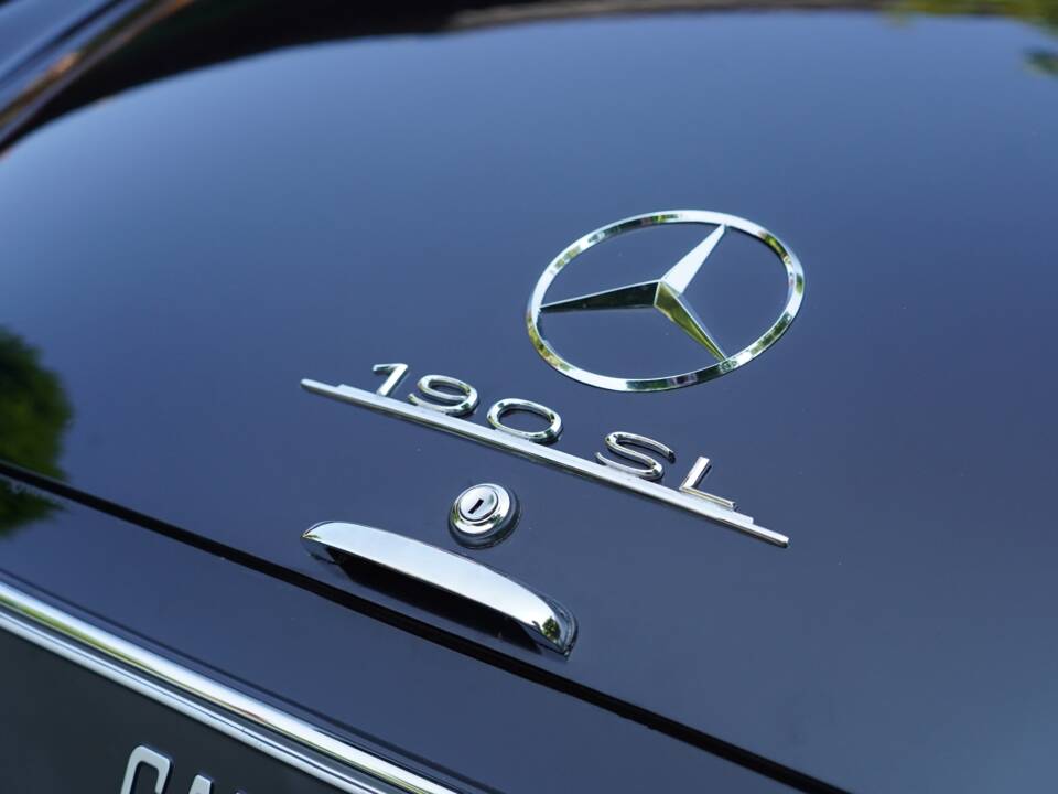 Image 8/16 of Mercedes-Benz 190 SL (1963)