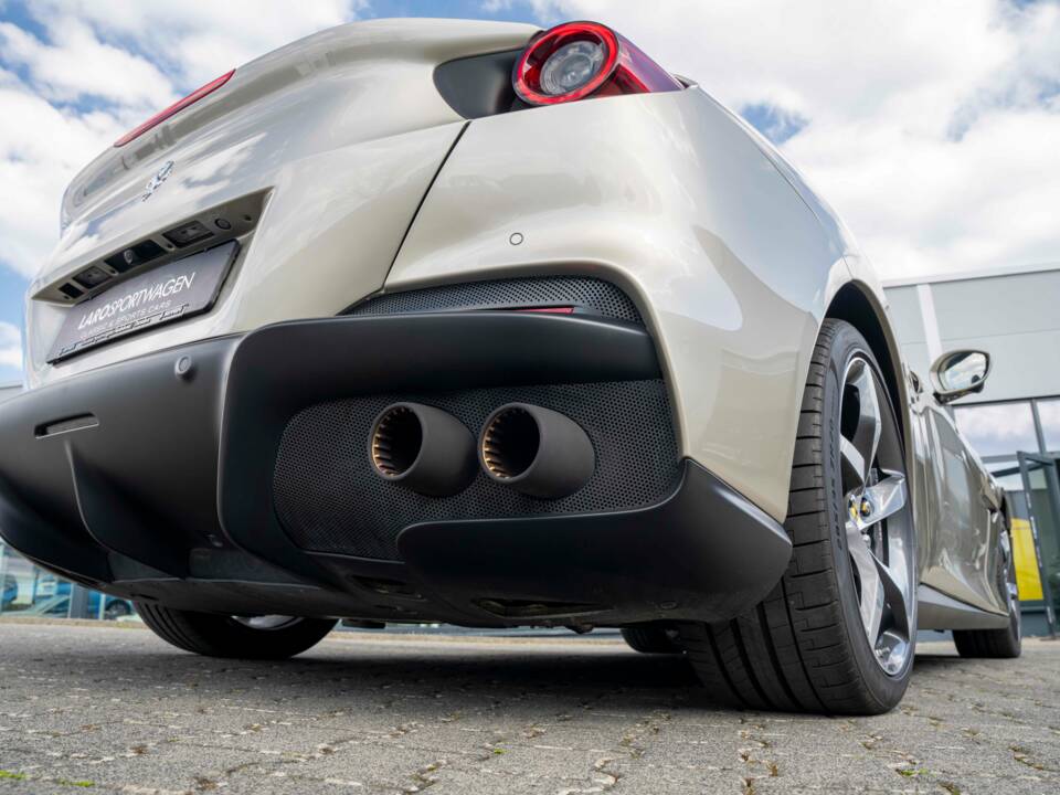 Image 10/44 of Ferrari Portofino M (2022)
