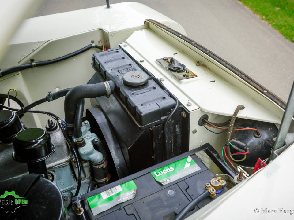Image 25/55 of Land Rover 88 (1958)