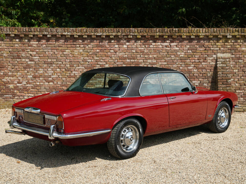Bild 2/50 von Jaguar XJ 6 C 4.2 (1976)