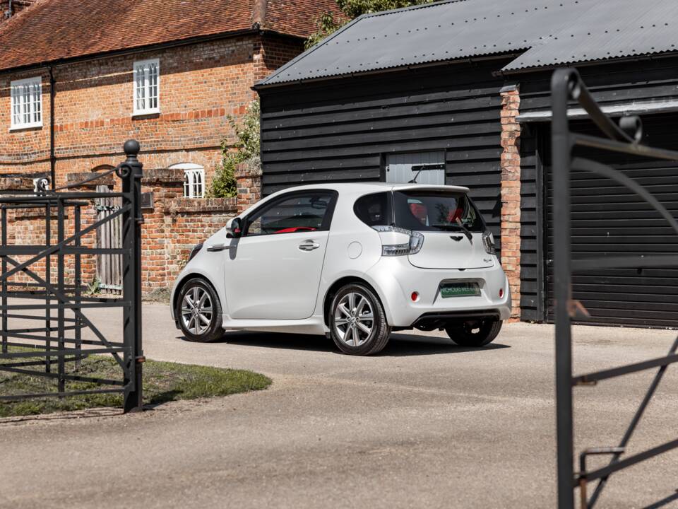 Bild 50/50 von Aston Martin Cygnet (2011)