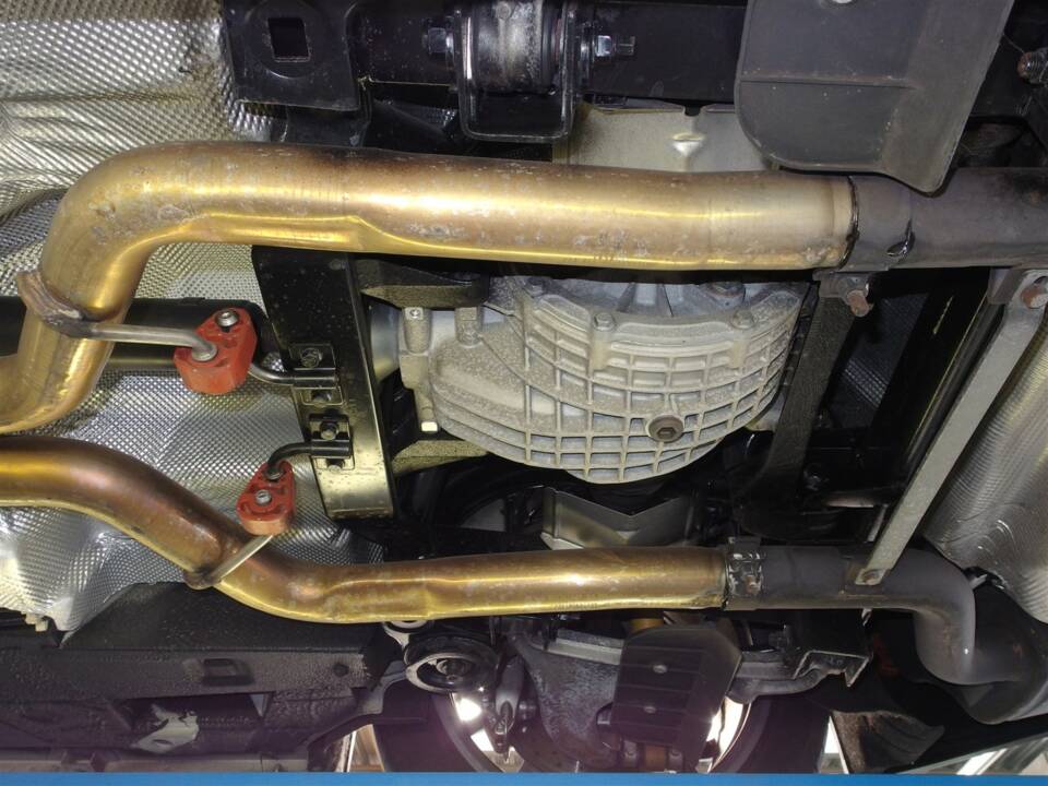 Image 87/98 of Maserati GranTurismo 4.2 (2008)