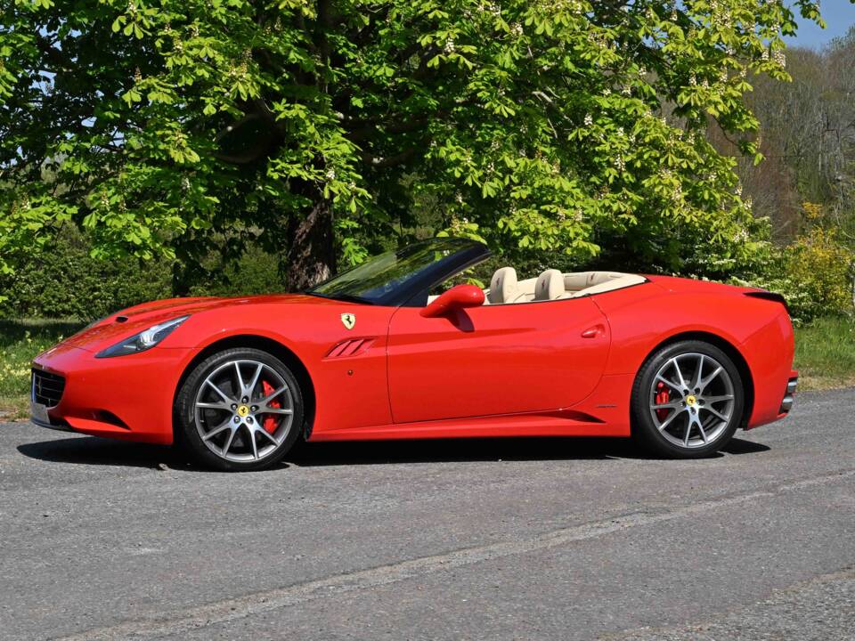 Afbeelding 2/50 van Ferrari California (2011)