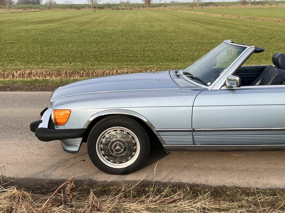 Image 6/8 of Mercedes-Benz 560 SL (1987)