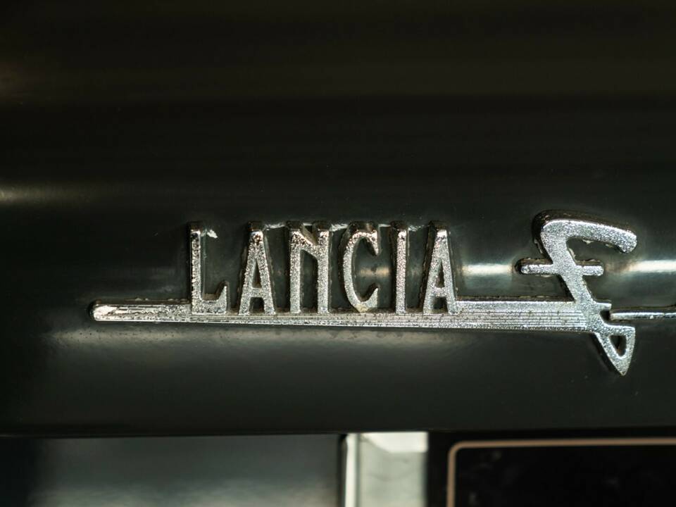 Image 25/43 of Lancia Flavia 1500 (1967)