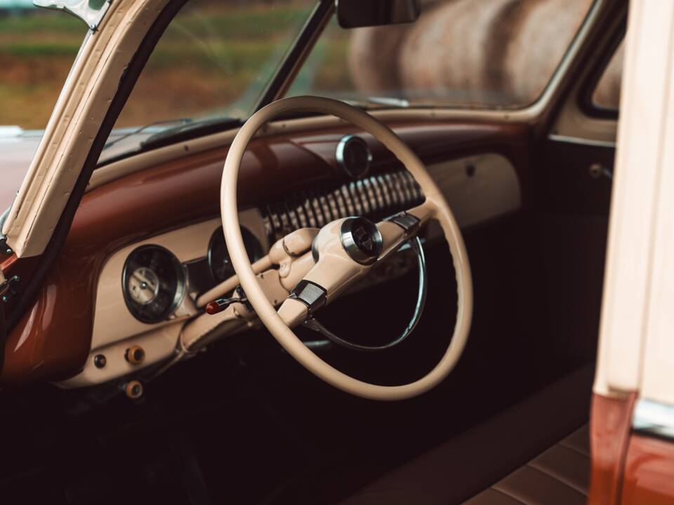 Image 16/28 of Chevrolet Deluxe Styleline (1952)