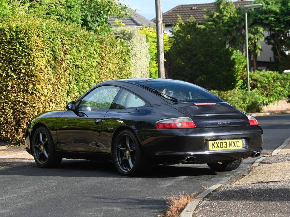 Imagen 3/20 de Porsche 911 Carrera (2003)