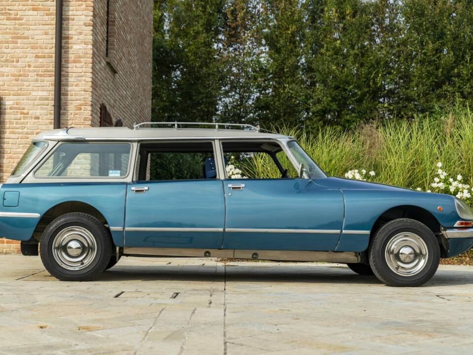 Bild 5/50 von Citroën DS 23 Break (1973)