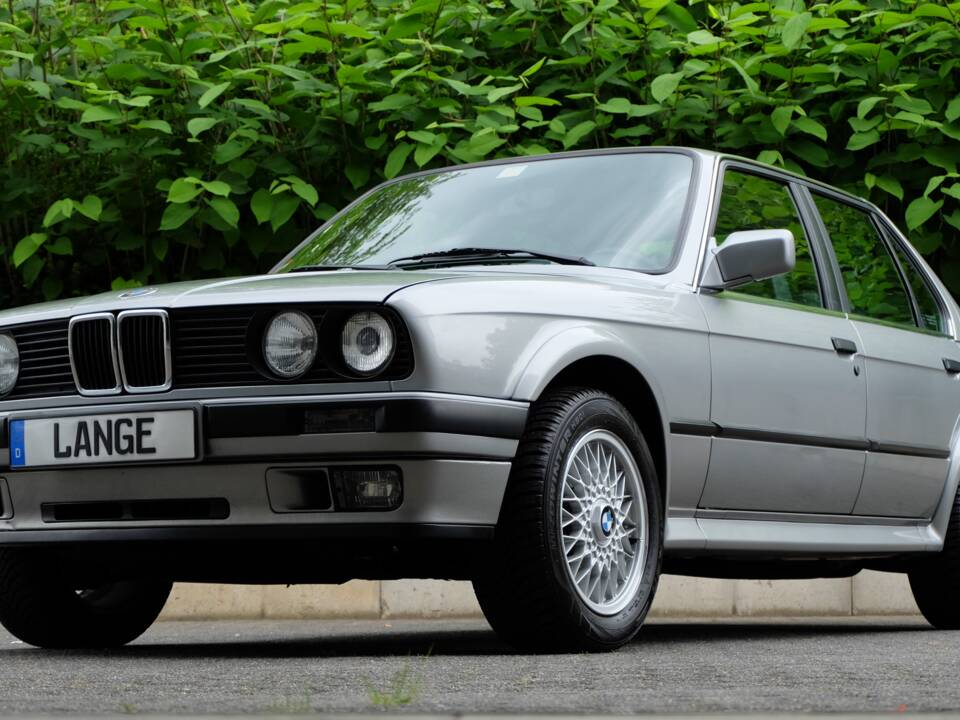 Bild 1/56 von BMW 325ix (1987)