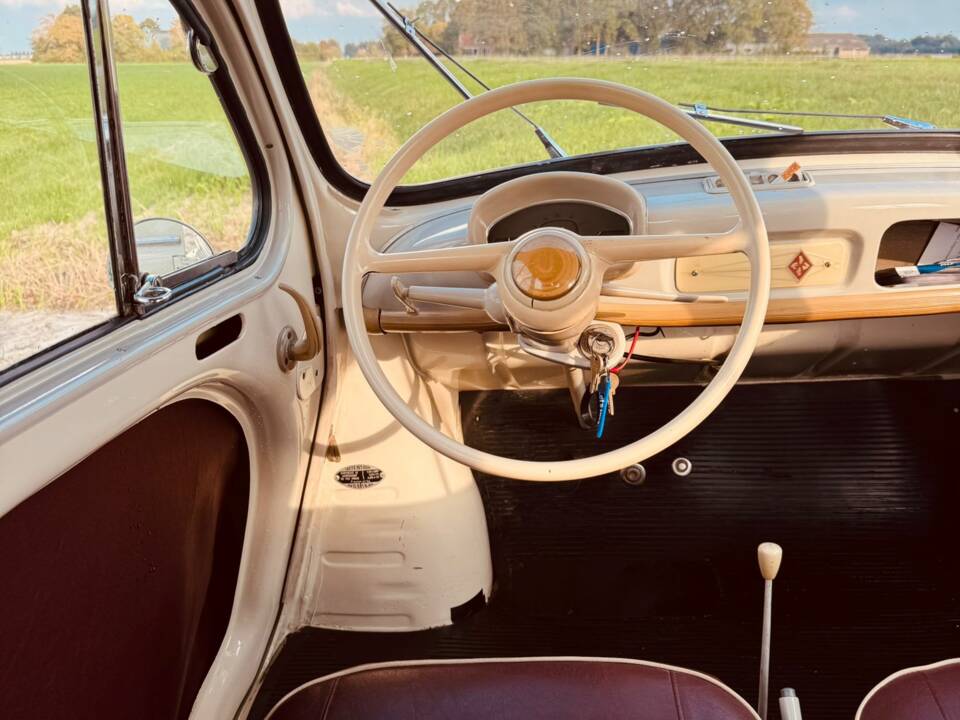 Imagen 21/35 de Renault 4 CV (1956)