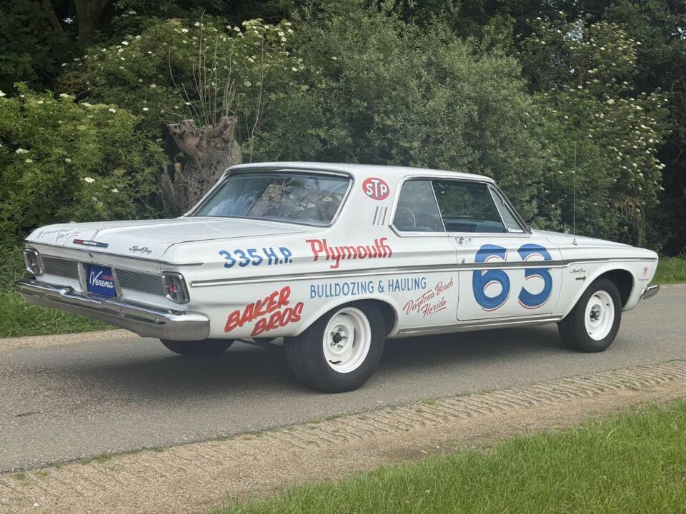 Image 9/22 of Plymouth Sport Fury (1963)