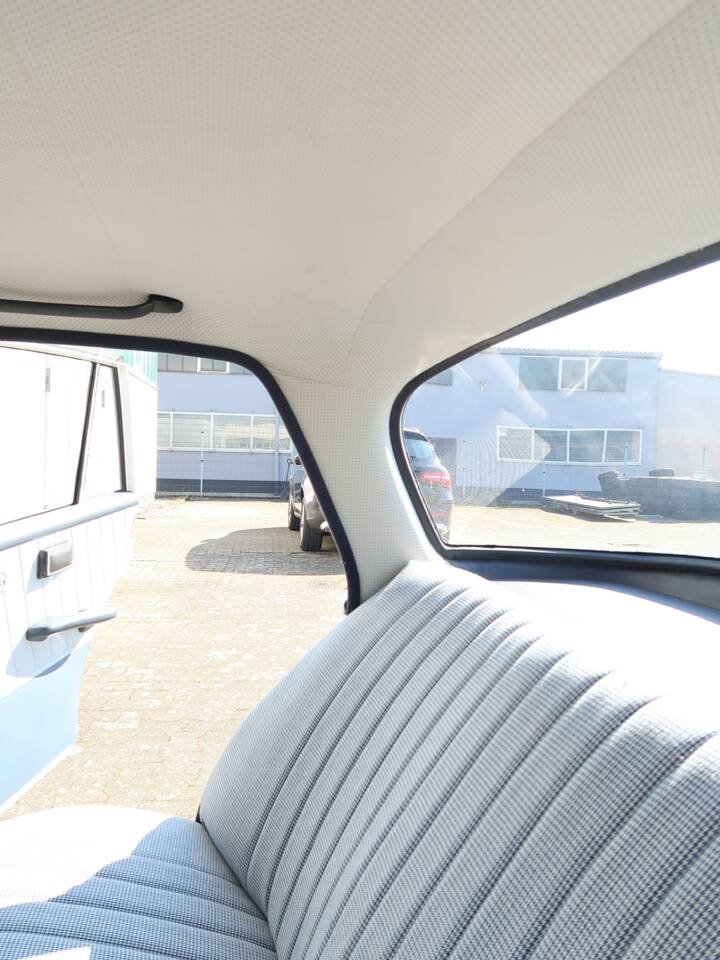 Image 21/50 of Mercedes-Benz 220 b (1965)