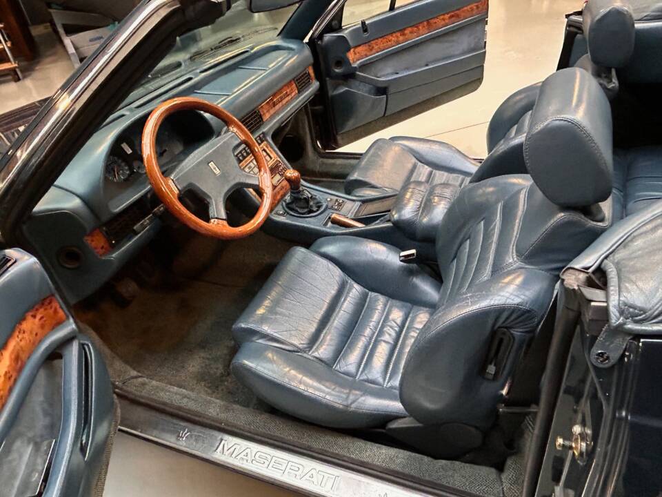 Bild 15/29 von Maserati Spyder (1991)