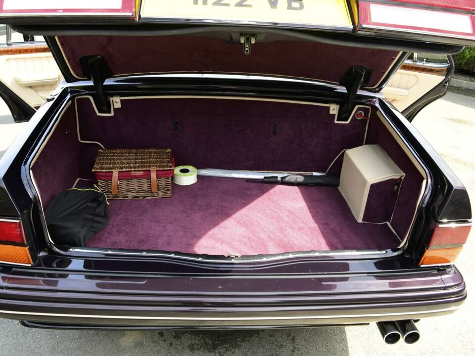 Image 21/50 of Bentley Turbo RT (1997)