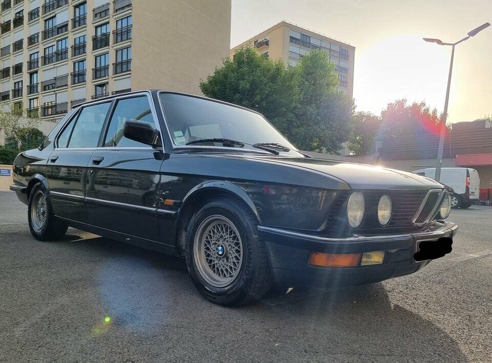 Image 4/7 de BMW 525e (1987)