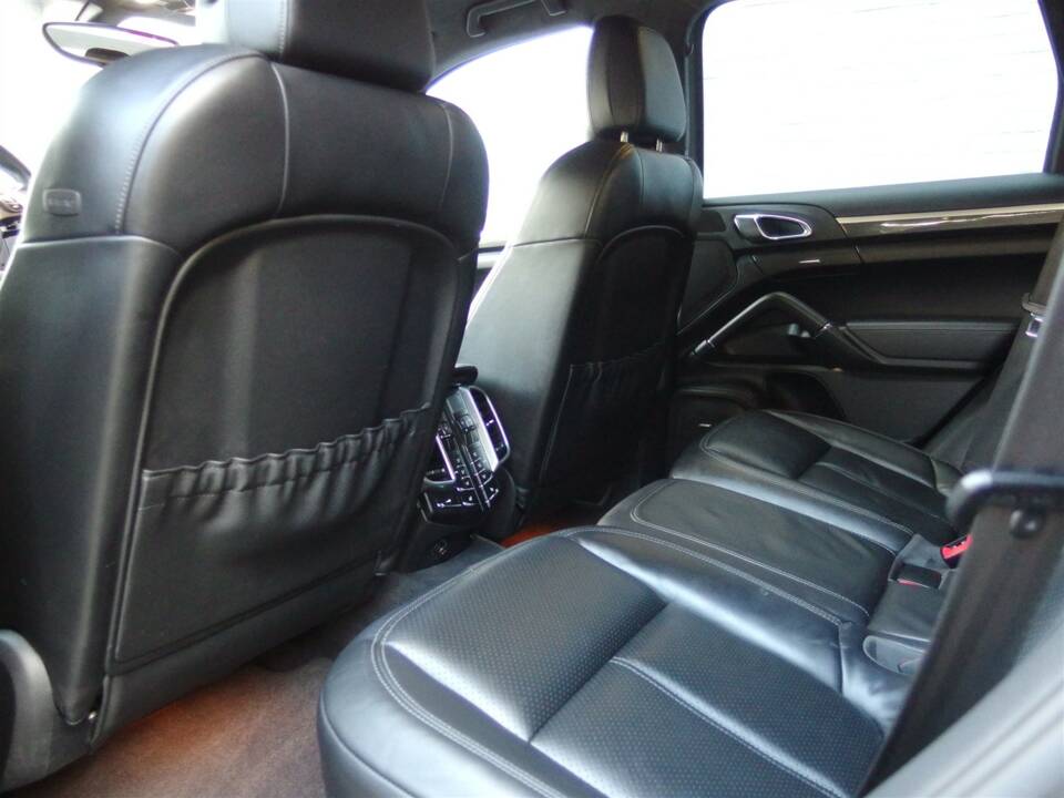 Imagen 73/97 de Porsche Cayenne Turbo (2011)
