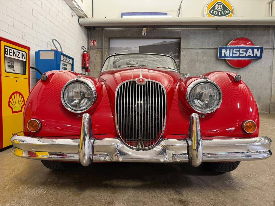 Image 3/17 of Jaguar XK 150 SE DHC (1958)