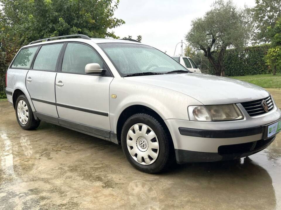 Image 10/20 de Volkswagen Passat Variant 1.9 TDI (1999)